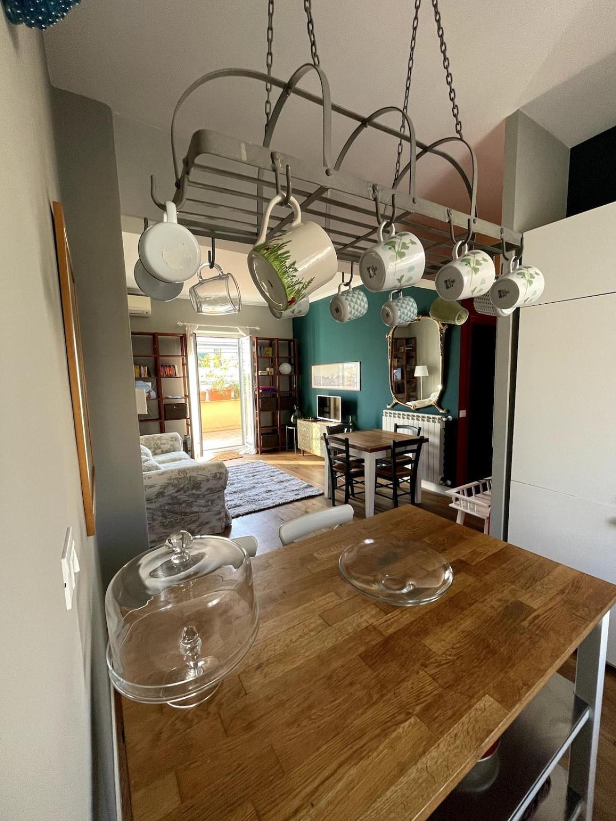 Fifi's Stylish Attic With Terrace Appartamento