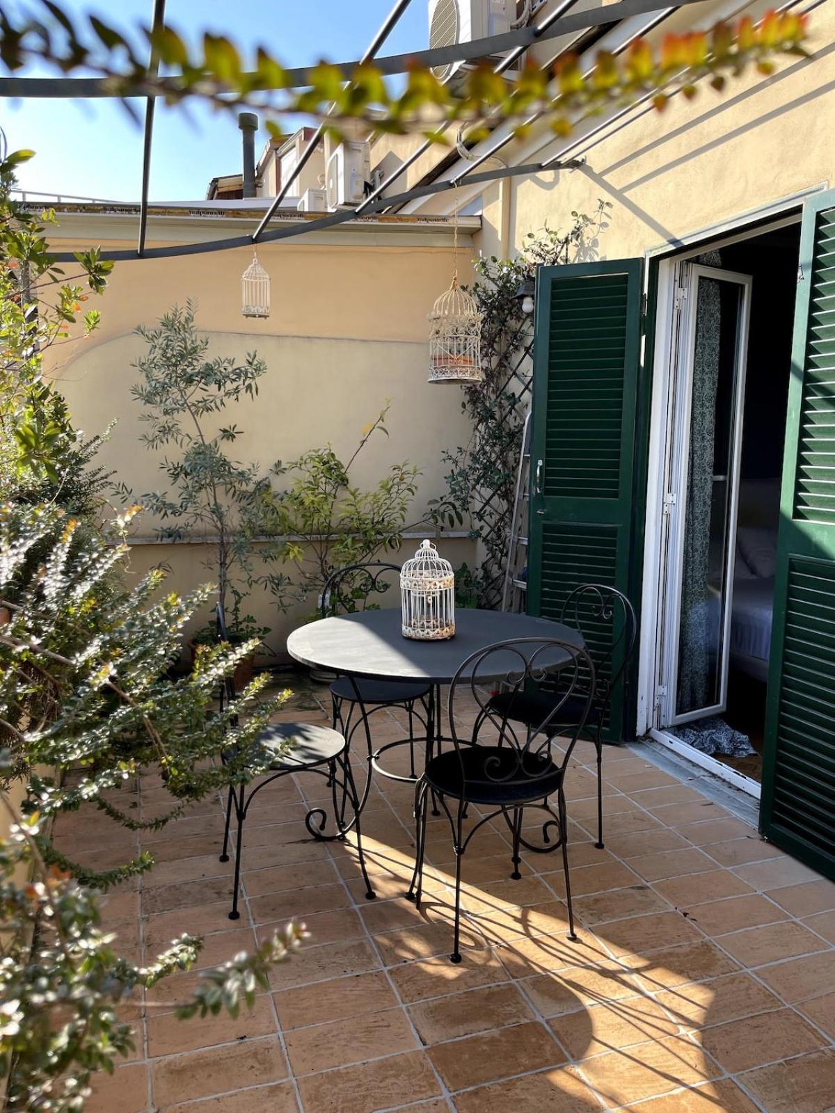 Fifi's Stylish Attic With Terrace Appartamento Roma